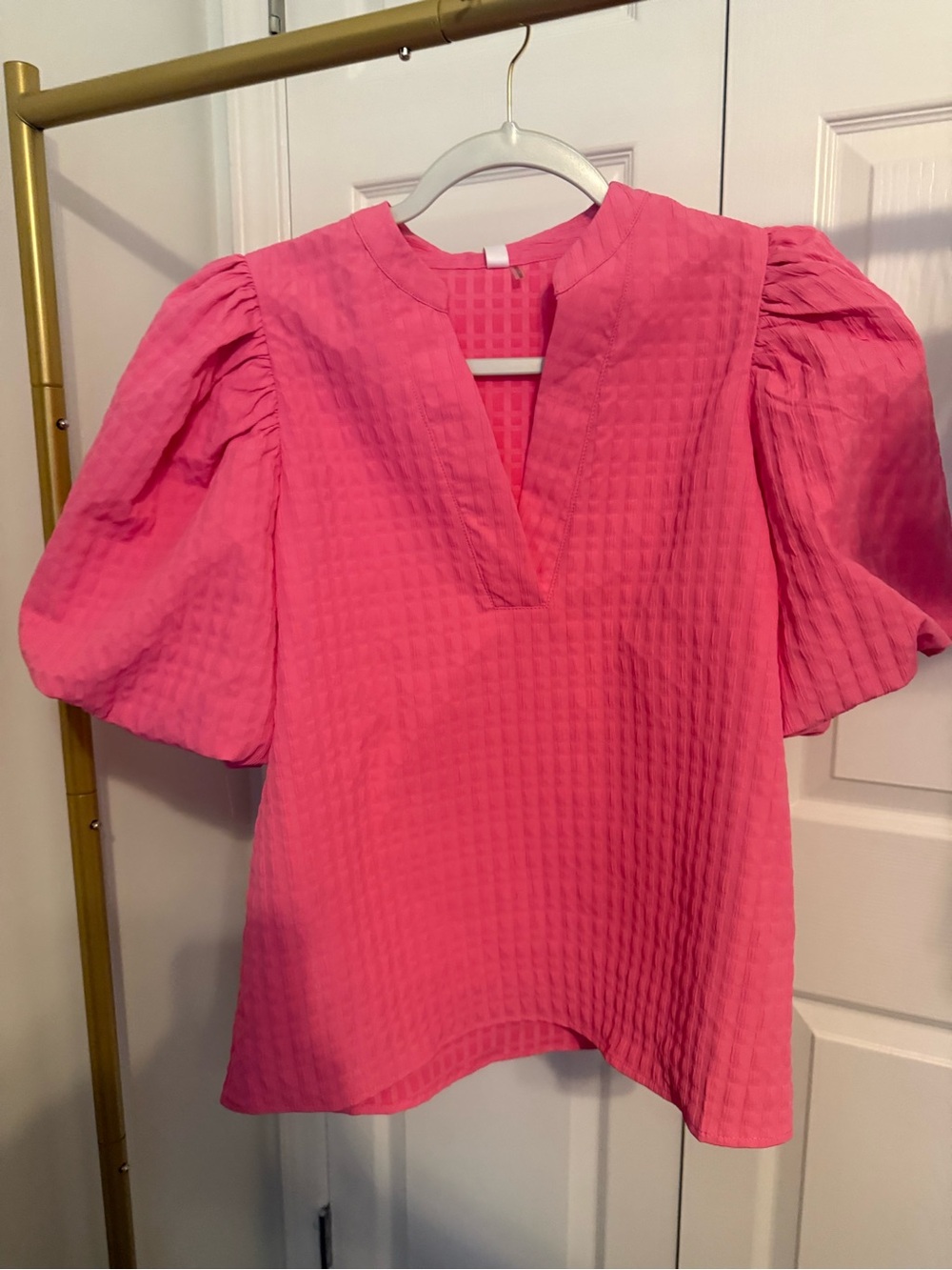 entro Hot Pink Textured V-Neck Puff Sleeve Blouse